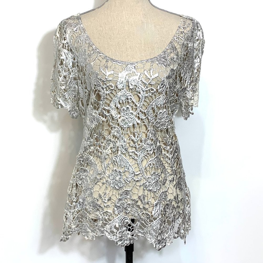 Saks Fifth Ave 5/48 NWT Silver Lace Short Sleeve Top Size Medium